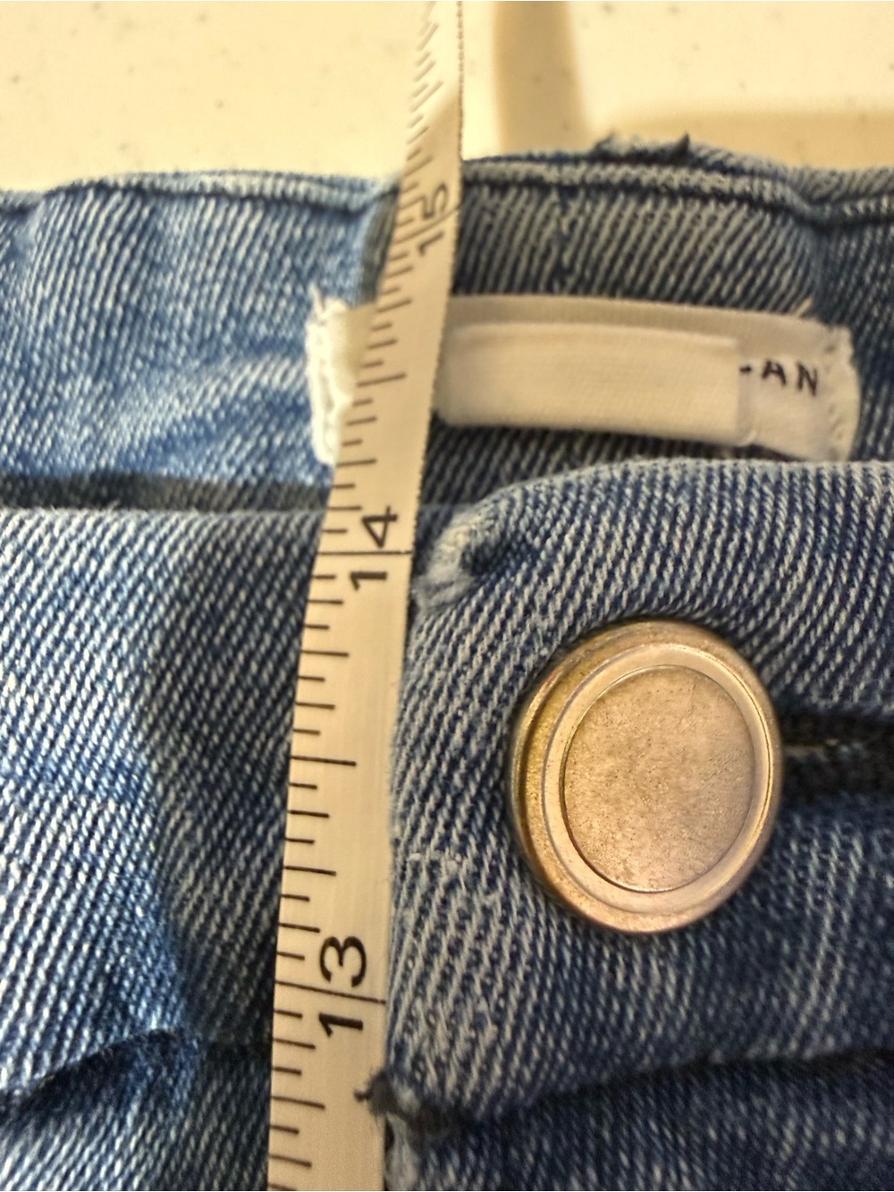 Good American Good Curve Straight Crop Jeans Women's 24 Raw Hem Light Wash - Picture 9 of 11